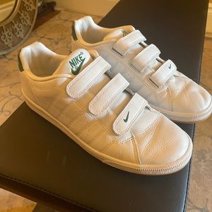 Nike BRS Velcro Court Tradition Sneakers  Mens Size 10